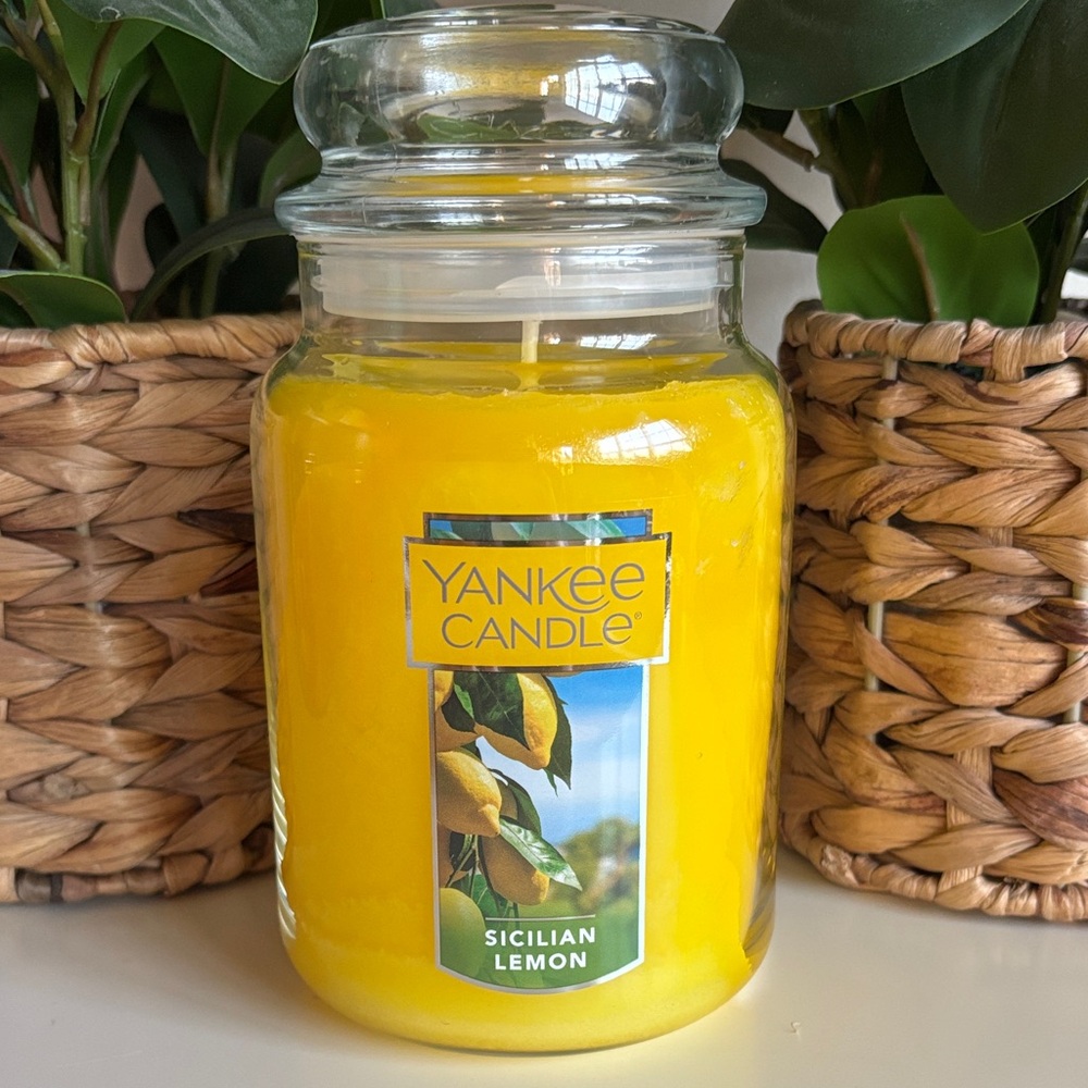 Sicilian Lemon Single Wick Yankee Candle